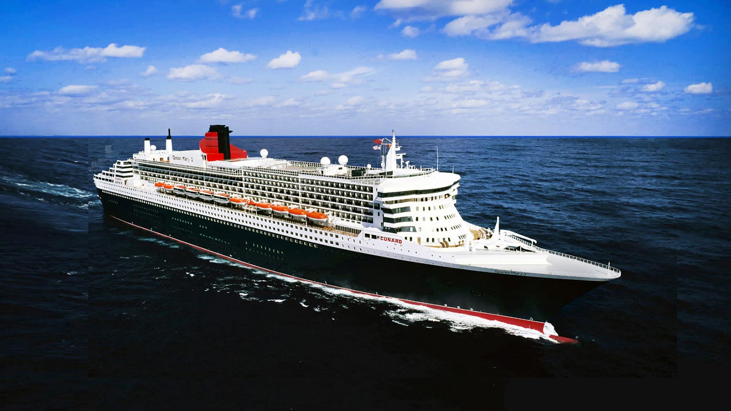 Queen Mary 2 at sea